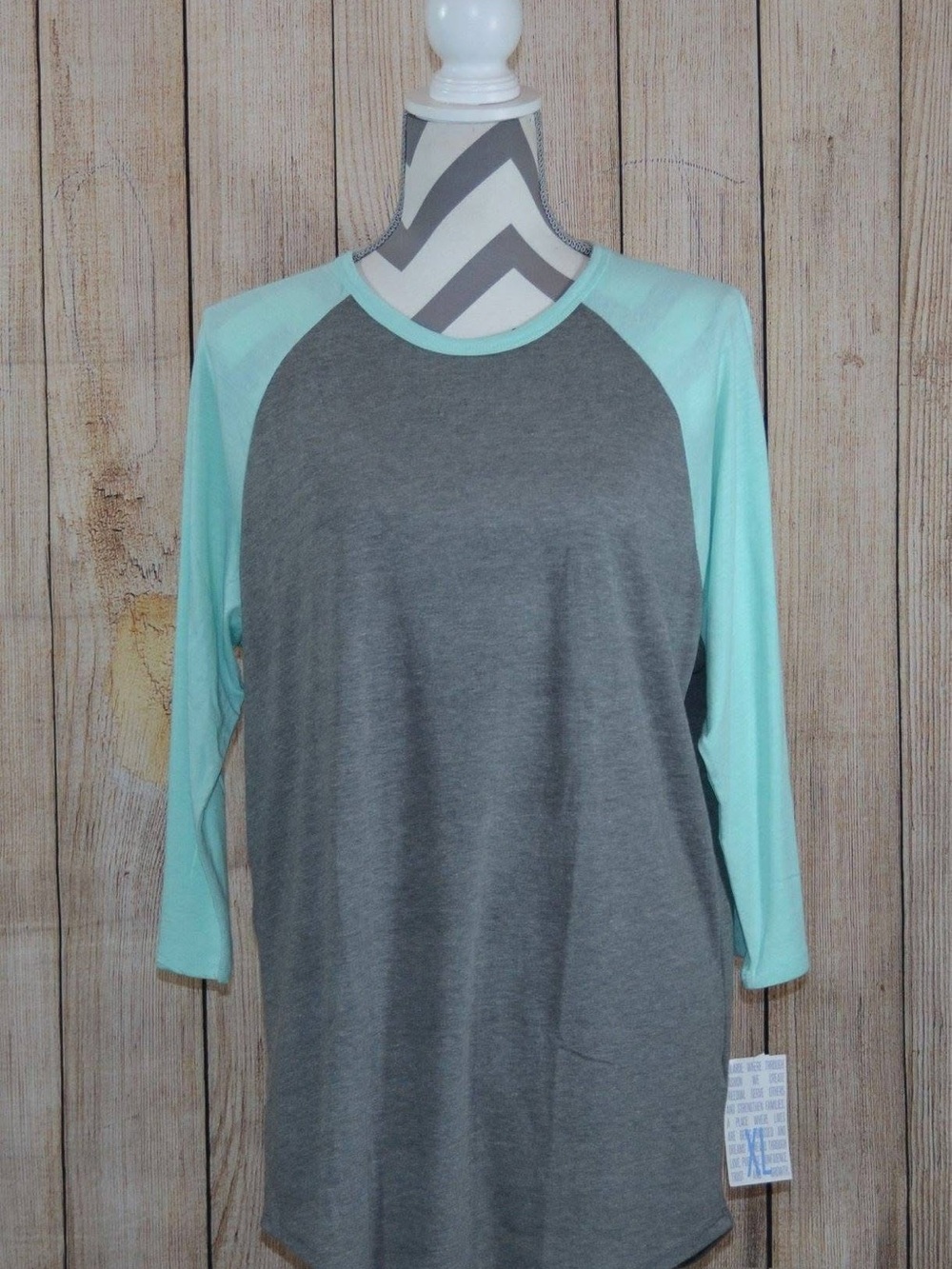 LuLaRoe Randy Raglan 3/4 Sleeve Tee in Gray and Mint
